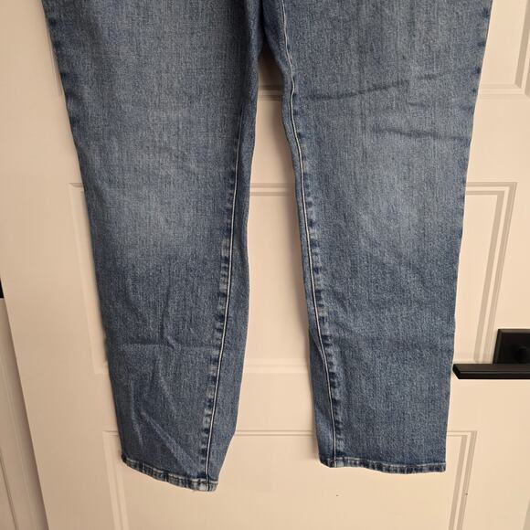 Women's Madewell "The Curvy Mid-Rise Perfect Vintage Jean" Denim Jeans | Size 30 - Picture 4 of 9